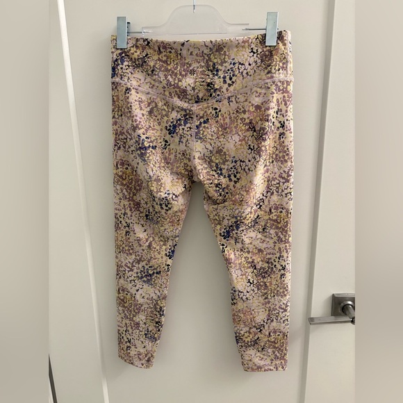 Athleta Elation Train Logo 7/8 Tight Size Large - Picture 5 of 13